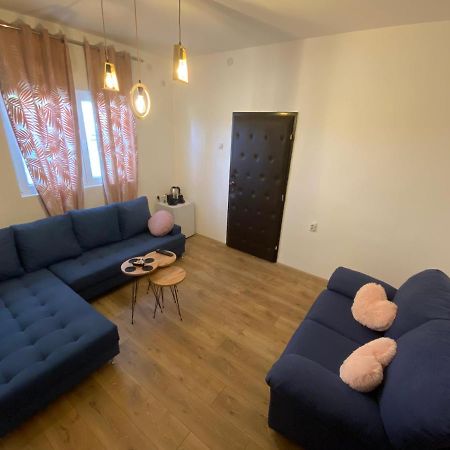 Apartmani Home ザイェチャル エクステリア 写真